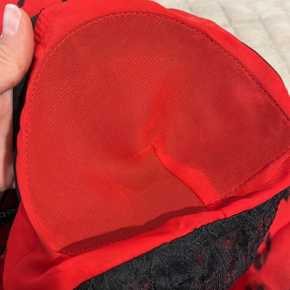 Red leopard sleeveless blouse - Picture 5 of 6